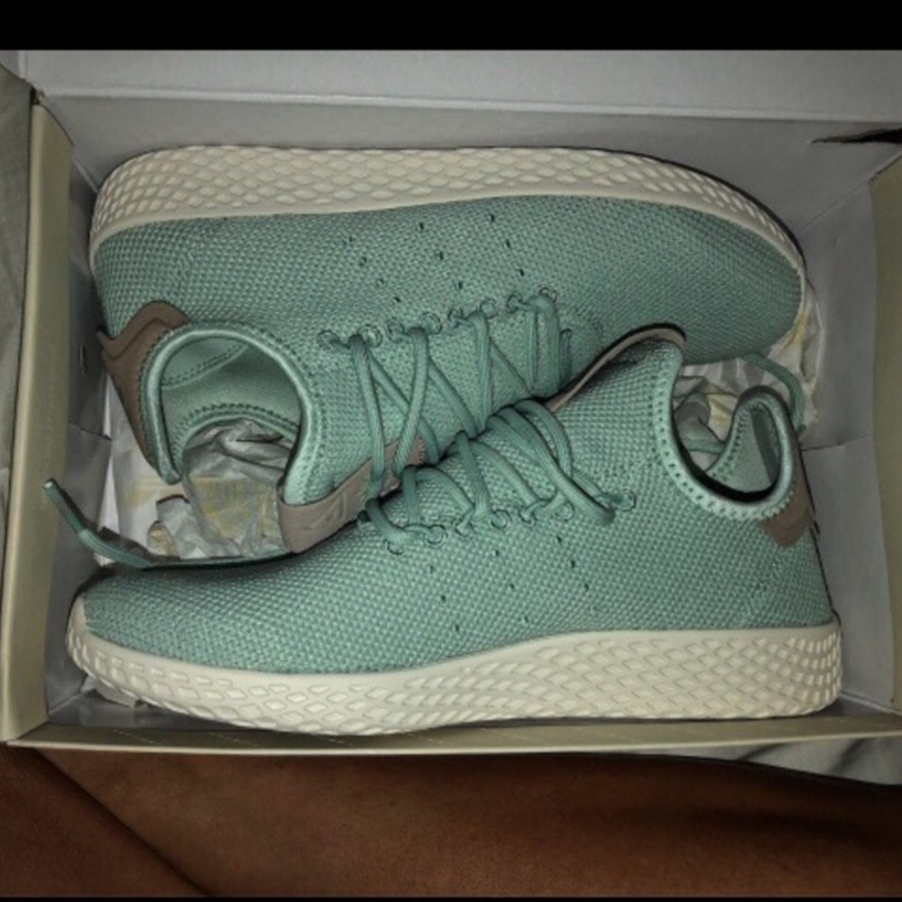 Adidas Sneakers